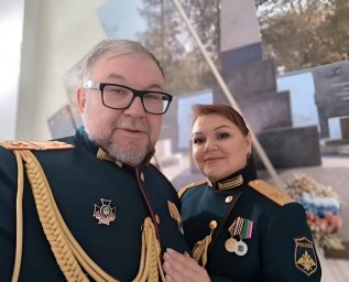 Семейный дуэт Суховых: от казачьих корней до эстрады и окопов СВО Семейный дуэт Суховых: от казачьих корней до эстрады и окопов СВО